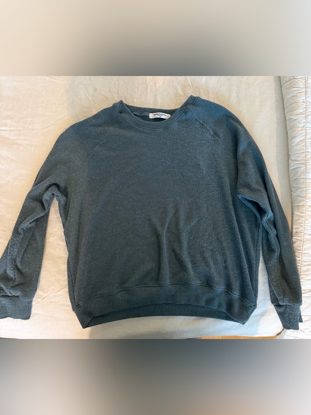 perfectwhitetee Cooper
waffle raglan sweatshirt slate